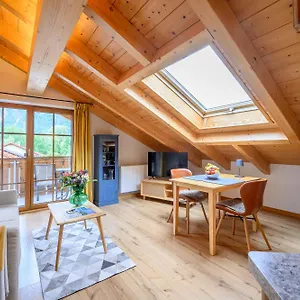 https://neu-ferienwohnungen-haus-alpenblick-wohnung-krottenkopf.com-bavaria.com