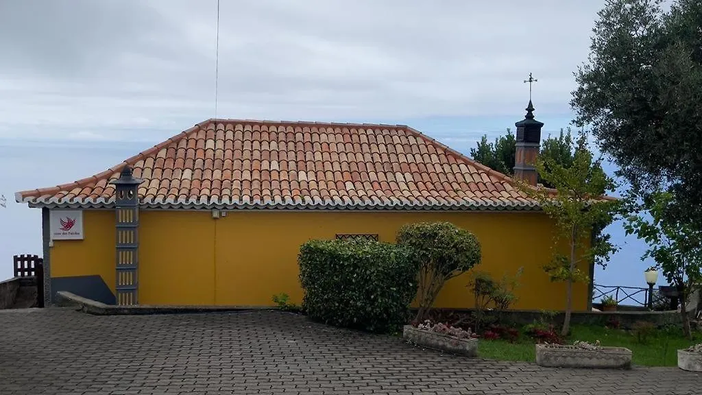 Casa Dos Falcoes Casa Rural De Construcao Tradicional Faja da Ovelha Holiday home