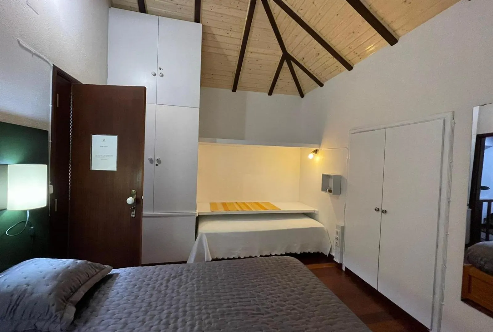 Casa Dos Falcoes Casa Rural De Construcao Tradicional Faja da Ovelha Holiday home